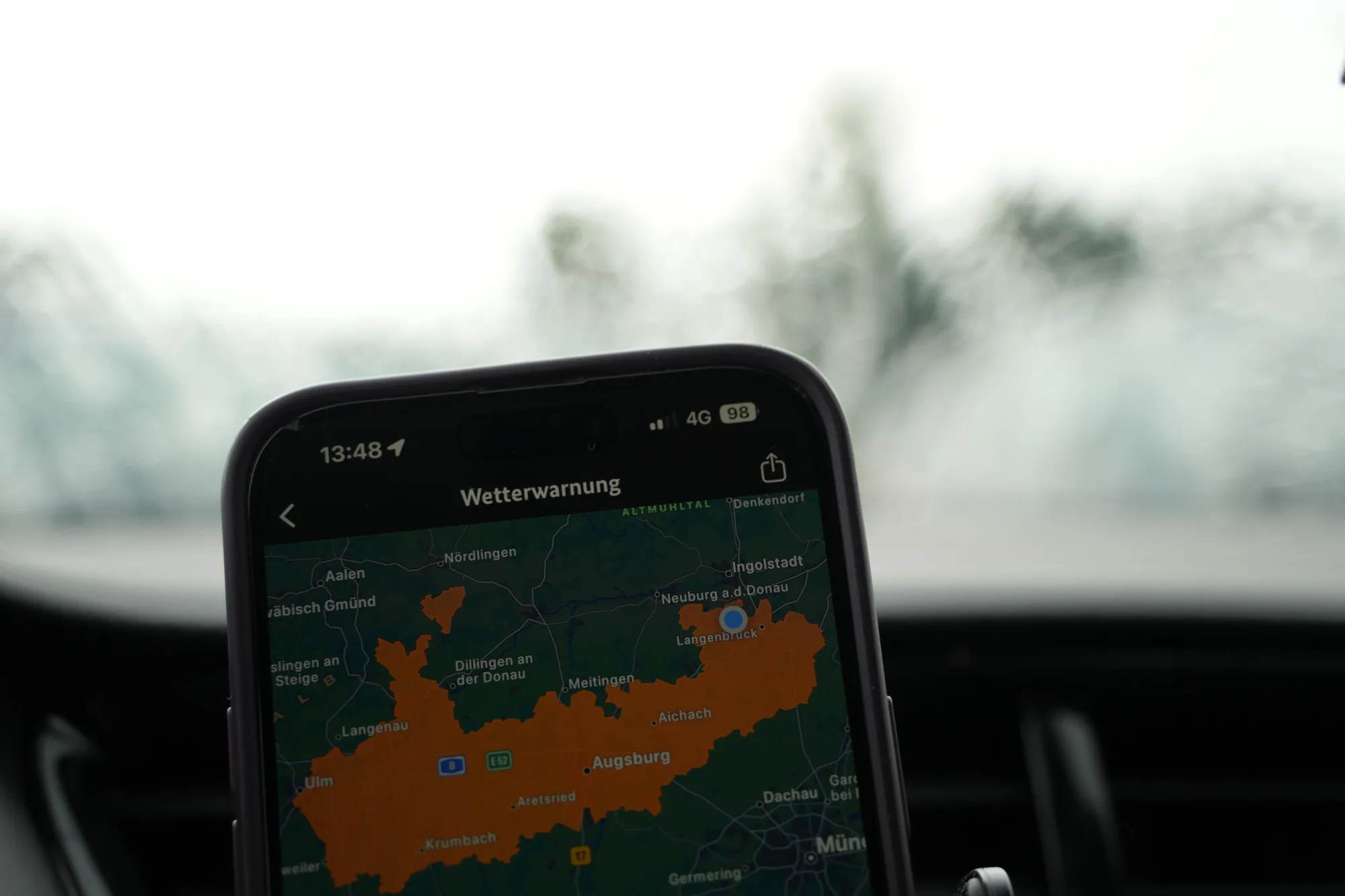 Warnstufe Rot! Schwere Gewitter in Bayern unterwegs