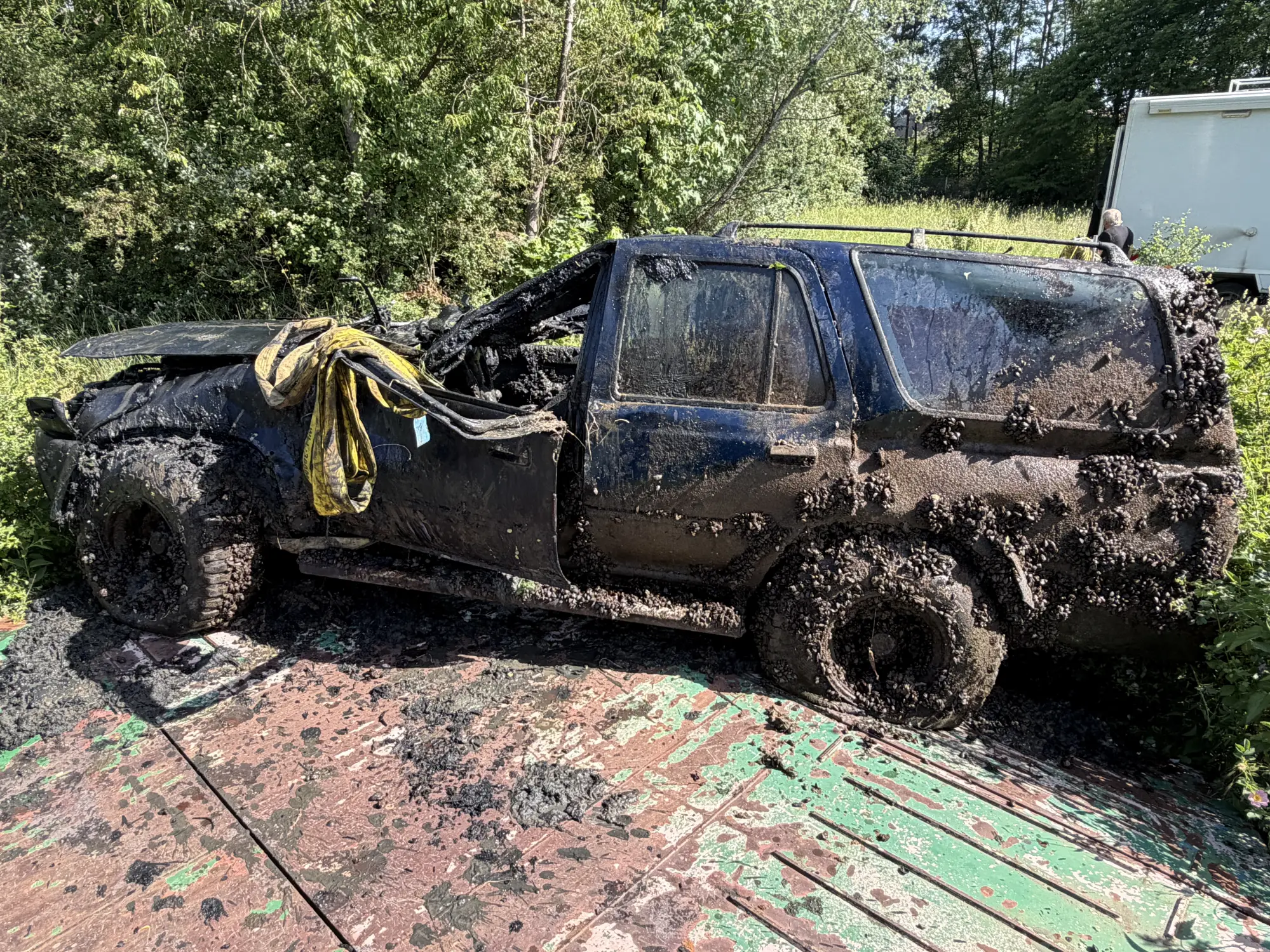 20 Jahre verschwunden: Gestohlener Toyota aus dem Main-Donau-Kanal geborgen