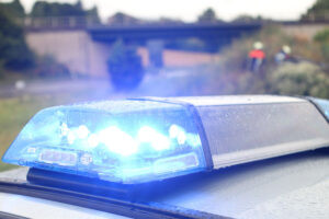SCHWABMÜNCHEN - 🚘 Unfallflucht am Dienstag (20.05.2025): Stoßstange beschädigt – Verursacher flüchtet, Polizei bittet um Hinweise! 🚔