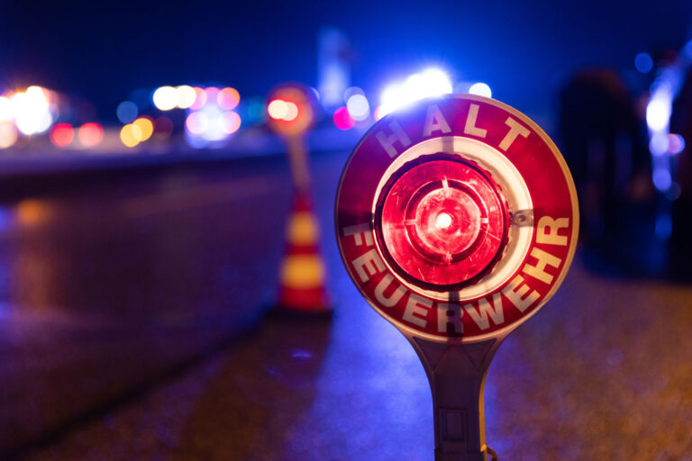 🚔 SCHROBENHAUSEN – Polizei stoppt am Freitagabend (21.03.2025) einen Fahrer ohne Fahrerlaubnis in Edelshausen. Anzeige folgt.