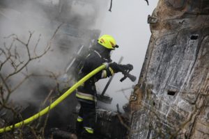 PARSBERG - 🔥 Brand am Montag (18.08.2025) in Blockheizkraftwerk! Über 100 Einsatzkräfte im Einsatz - sechsstelliger Schaden! 🚒