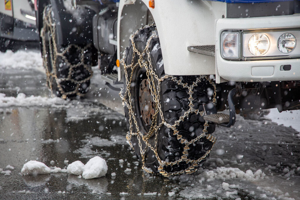 INGOLSTADT - 💥 Auffahrunfall am Freitag (02.01.2026) auf A9! Senior (79) übersah Opel - Vater und Tochter (22) verletzt! 🚑