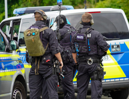 WEIDEN IN DER OBERPFALZ - 💻 Mega-Razzia gegen illegale Streamer im Juni 2025! Polizei hebt Millionen-Geschäft aus - 500.000 Euro beschlagnahmt! 🚔