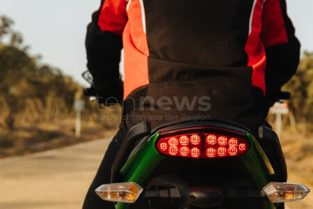 INGOLSTADT - 🏍️ Sonntag (11.05.2025): Motorradfahrer bei Verkehrsunfall schwer verletzt – Gutachter vor Ort, Kreuzung gesperrt! 🚒