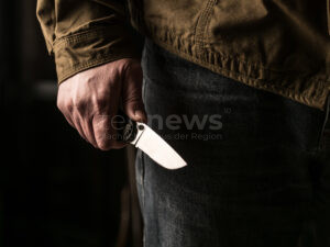 ALTENDORF - 🔪 Messer-Angriff am Samstagabend (21.06.2025)! 17-Jähriger schwer verletzt - Tatverdächtiger (21) in U-Haft! ⚖️