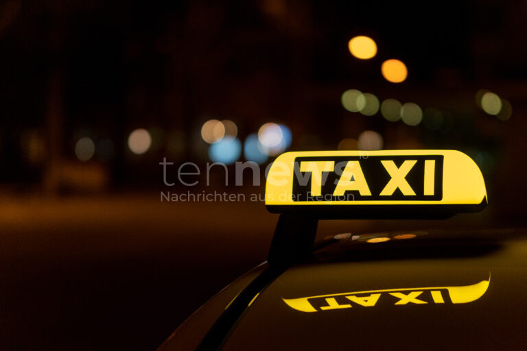 MÜNCHEN – Am Dienstag (25.03.2025) kam ein gesunder Junge in einem Taxi in München zur Welt. Mutter und Kind kamen anschließend wohlauf ins Krankenhaus. 🚖👶