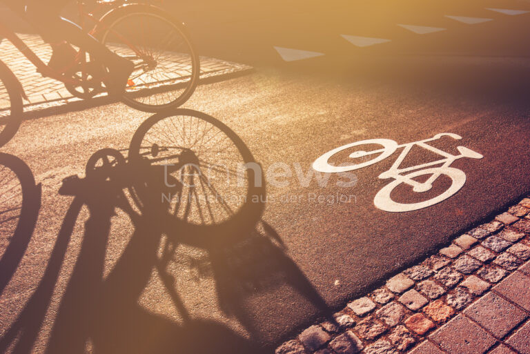 AUGSBURG-GÖGGINGEN – Montag (31.03.2025): Polizei stoppt Mann unter Drogeneinfluss 🚴‍♂ Kontrolle verhindert Fahrt mit Fahrrad 🔍 Kein Strafverfahren.