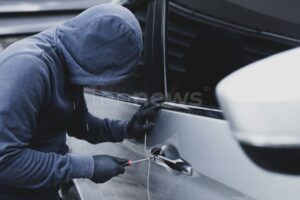 KISSING – 🅿️ Ein Autoaufbruch auf dem Park-&-Ride-Parkplatz scheiterte zwischen Donnerstag und Freitag (20.06.2025) – 3.000 Euro Schaden. 🔍