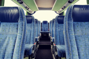 EICHSTÄTT - 🚌 Schüler (11) am Mittwoch (02.07.2025) von Auto erfasst! Kind lief hinter Bus hervor - leichte Verletzungen und Klinik! 🚗