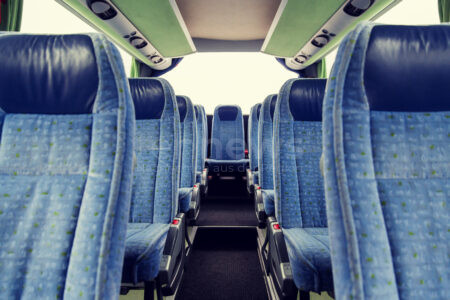 EICHSTÄTT - 🚌 Schüler (11) am Mittwoch (02.07.2025) von Auto erfasst! Kind lief hinter Bus hervor - leichte Verletzungen und Klinik! 🚗