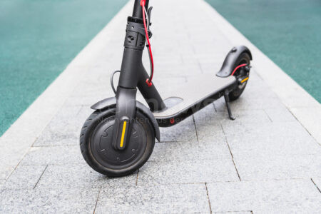 INGOLSTADT - 🛴 E-Scooter-Fahrer am Mittwoch (07.05.2025) ohne Versicherung & unter Drogen erwischt – Blutentnahme und Anzeigen folgen 🚔