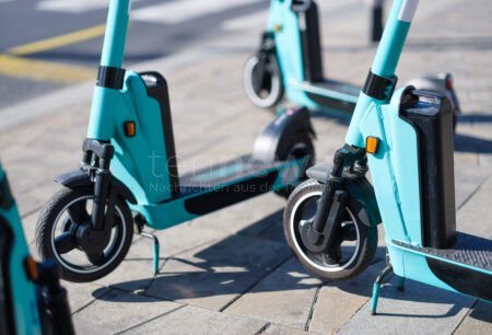 INGOLSTADT – 🛴 Betrunkener E-Scooter-Fahrer (1,5 Promille) flüchtet nachts. (31.05.2025) vor Polizei – Festnahme und Anzeige! 🚔