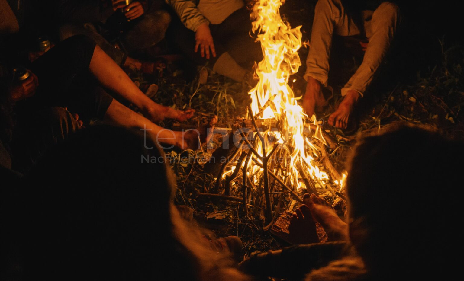 MIESBACH - 🔥 Jugendliche verübten Vandalismus im Klostergarten am Samstag (19.04.2025)! Sie legten illegales Lagerfeuer an und zerstörten Dachziegel! 👥