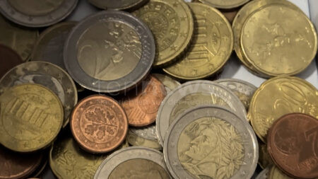 NÜRNBERG - 🏬 Kaufhof-Versteigerung ab Donnerstag (06.11.2025)! Online-Auktion von Regalen bis Unikaten - Bieten bis 19.11. möglich! 💰