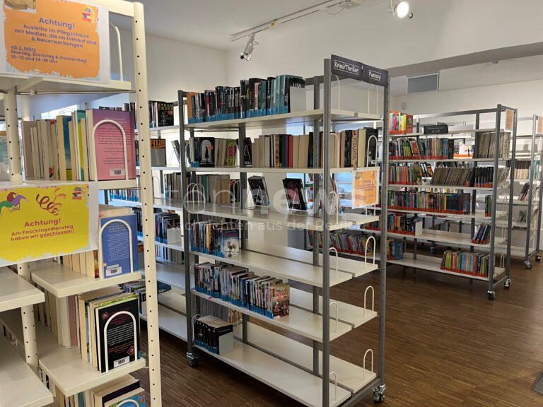 SCHROBENHAUSEN – Stadtbücherei mit neuen Zeiten ab 06.03.2025! Mehr Platz für Leser & gemütliche Ecke für Kinder.