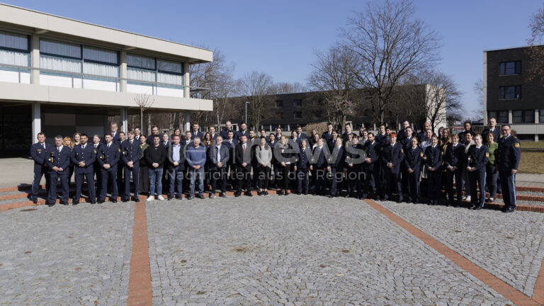 SCHWABEN - Donnerstag (06.03.2025) begrüßte das Polizeipräsidium 80 neue Polizisten. Verstärkung für mehr Sicherheit in der Region! 🚔