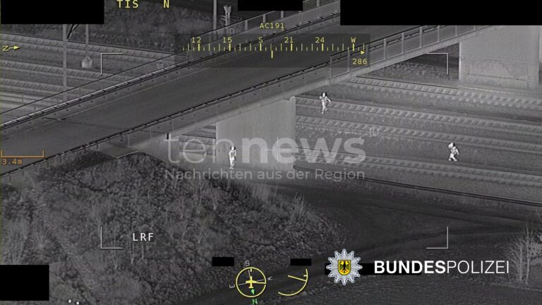 🚨 NEUFAHRN BEI FREISING – Sprayer (19) flüchtet am Freitag (21.03.2025) vor Bundespolizei. Hubschrauber ortet ihn. Züge verspätet & gestrichen. 🚓