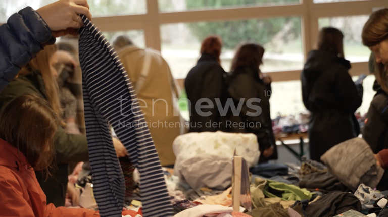 MÜHLRIED – Samstag (16.03.2025) lockte der Kinderflohmarkt viele Besucher an. Nachhaltig einkaufen, Gutes tun und regionale Einrichtungen unterstützen. 👶🛍