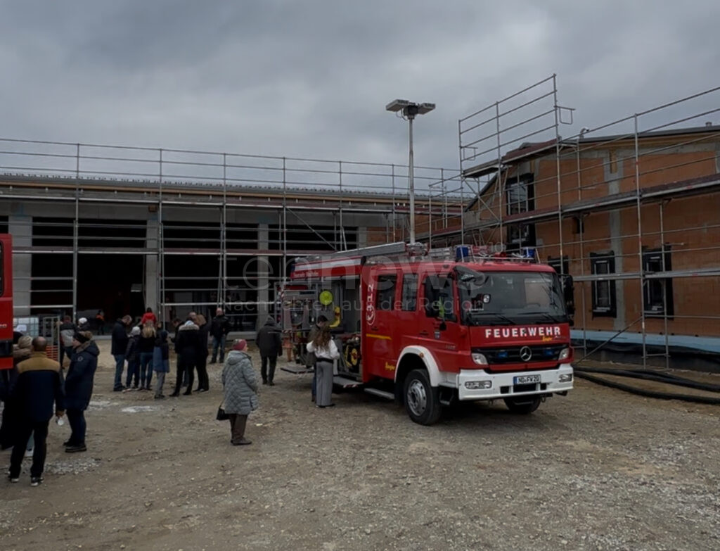 WAIDHOFEN – Sonntag (16.03.2025) öffnete die Feuerwehr Waidhofen ihr Feuerwehrhaus für Besucher. Großes Interesse am Bauprojekt, Fertigstellung in Sicht. 🚒