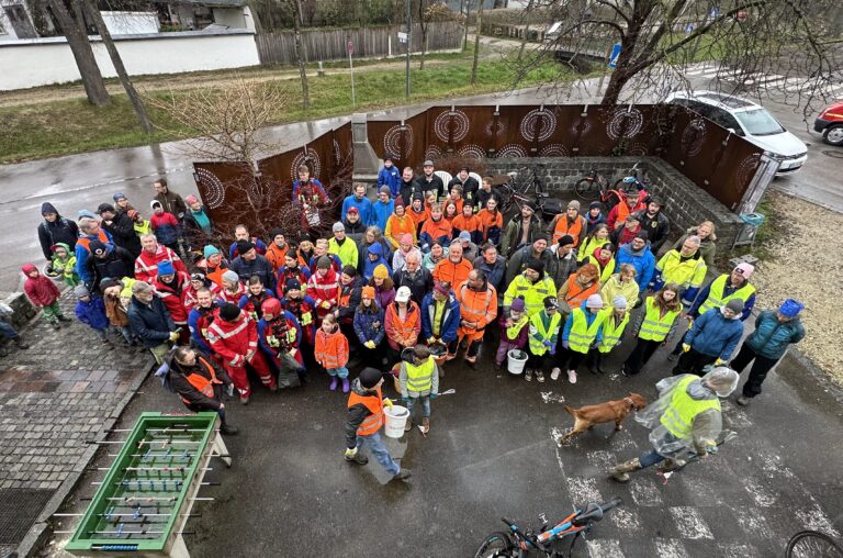 SCHROBENHAUSEN – Samstag (23.03.2025): Rama dama bringt Schrobenhausener zusammen. Müll gesammelt, Umwelt geschont, Gemeinschaft gestärkt. ♻💪