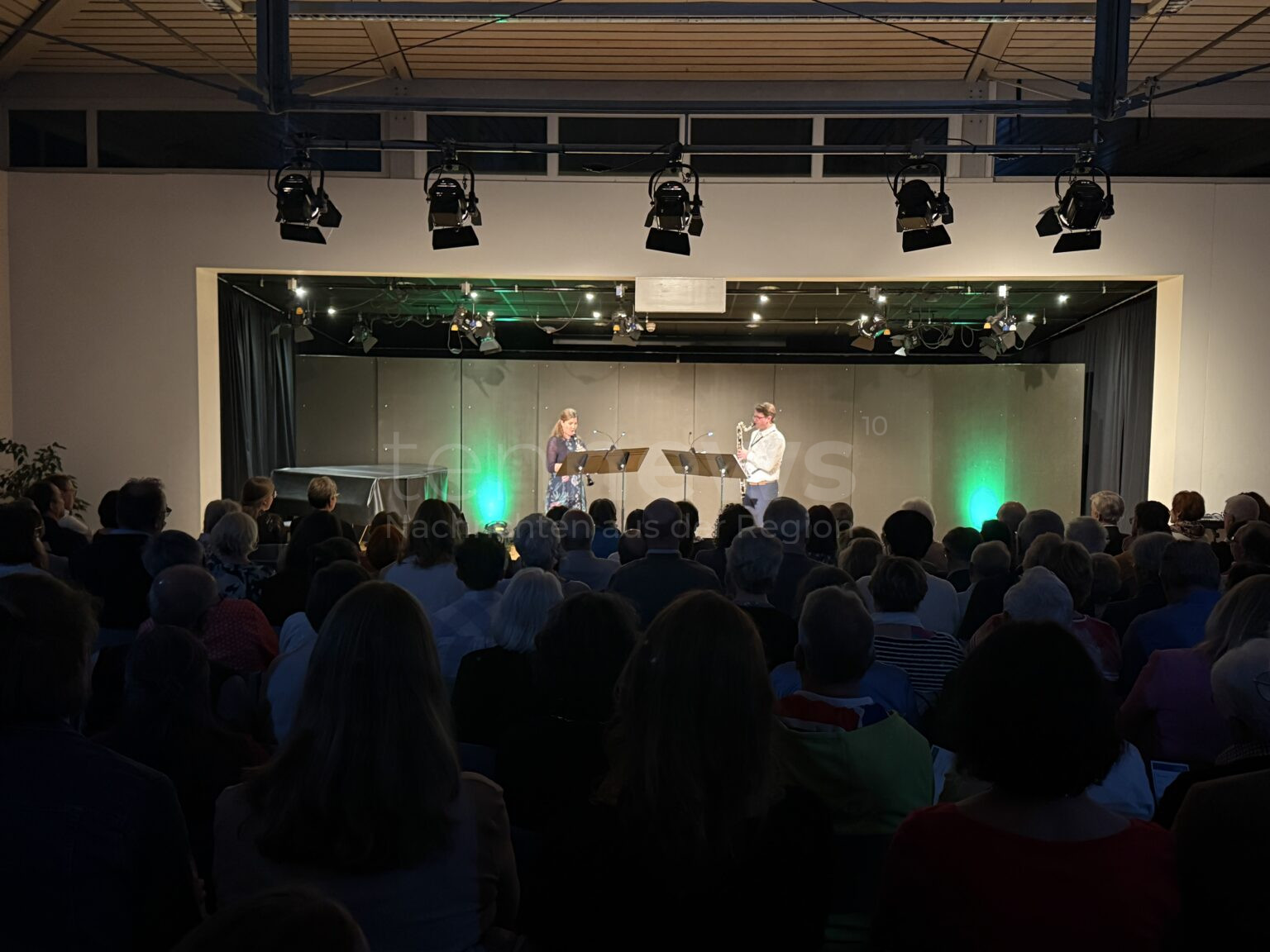 SCHROBENHAUSEN - DUO M begeisterte am Samstag (22.03.2025) im Pavillon mit einem Konzert voller Rhythmus, Klarinettenklang und Tanzmusik. 🎶🕺