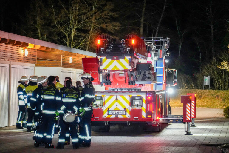 BAAR-EBENHAUSEN – Angebranntes Essen verursacht am Donnerstag (27.03.2025) starke Rauchentwicklung und Großeinsatz. Ein Bewohner leicht verletzt. 🚒🏠