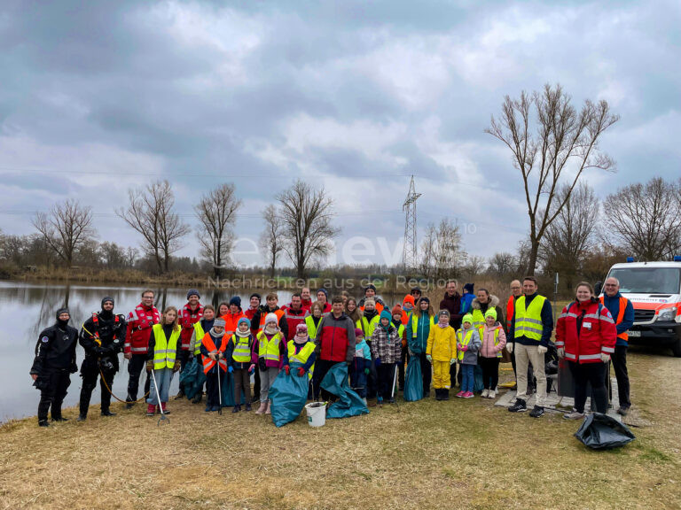PFAFFENHOFEN – Samstag (15.03.2025): Wasserwacht beteiligt sich an Ramadama-Aktion. Hunderte Helfer sammelten Müll, Taucher bargen Skateboard aus Weiher. 🗑