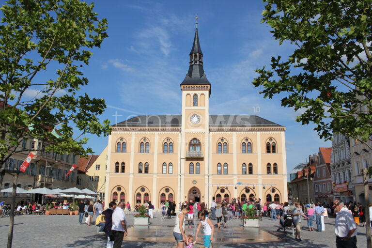 PFAFFENHOFEN AN DER ILM – Am kommenden Freitag (04.04.2025) bleiben Rathaus, Stadtwerke und Kulturstellen wegen eines Betriebsausfluges geschlossen 🏢🎒