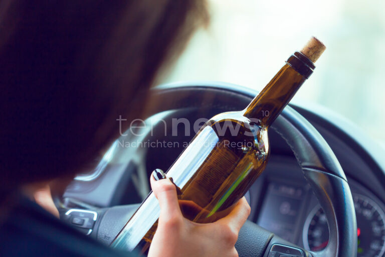 A8 BEI HOLZKIRCHEN - 🍺 Schwere Alkohol-Fahrt am Samstag (31.05.2025)! Laster-Fahrer mit 2,4 Promille und Marihuana gestoppt! 🚛