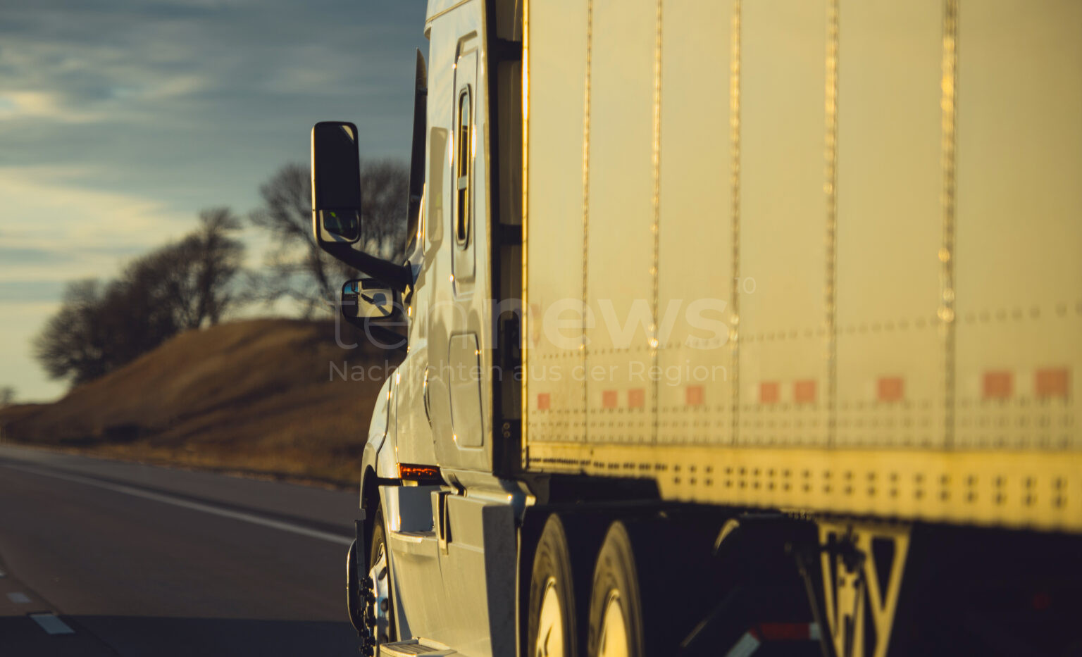 AUGSBURG – Polizei stoppt am Mittwoch (05.03.2025) manipulierten Kleintransporter 🚛Abgasreinigung deaktiviert, Umwelt stark belastet! Fahrer erwarten Strafen!