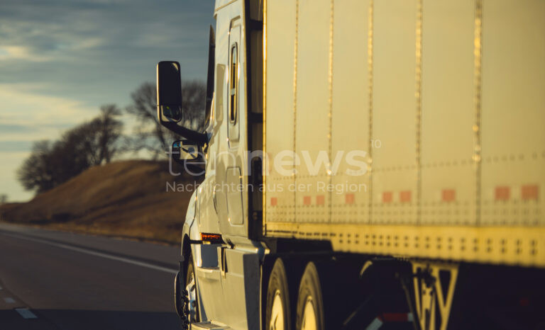 AUGSBURG – Polizei stoppt am Mittwoch (05.03.2025) manipulierten Kleintransporter 🚛Abgasreinigung deaktiviert, Umwelt stark belastet! Fahrer erwarten Strafen!