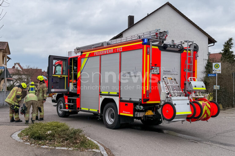 ASCHAFFENBURG - 🔥 Großer Brand am Freitagabend (18.04.2025) in Wohnhaus! Freisitz und Nebengebäude durch den Brand völlig zerstört - sechsstelliger Schaden! 🚒