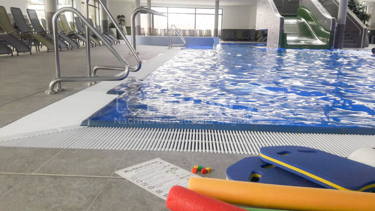 PFAFFENHOFEN AN DER ILM – Die Stadt bietet Zweitklässlern kostenlosen Schwimmunterricht an. Ziel: Kein Kind soll ohne Schwimmkenntnisse bleiben 🏊‍♀🌊