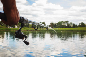 VOHBURG AN DER DONAU - 🎣 Zwei Angler bei illegaler Wilderei an der Donau am Donnerstag (17.07.2025) erwischt! Fischereiaufseher alarmiert Polizei! ⚖️