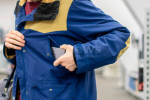 CHAM – Ein 20-jähriger Ladendieb scheiterte an seiner eigenen Unsportlichkeit 🚔 – nach nur 500 Metern musste er im Krankenhaus behandelt werden 🏥.