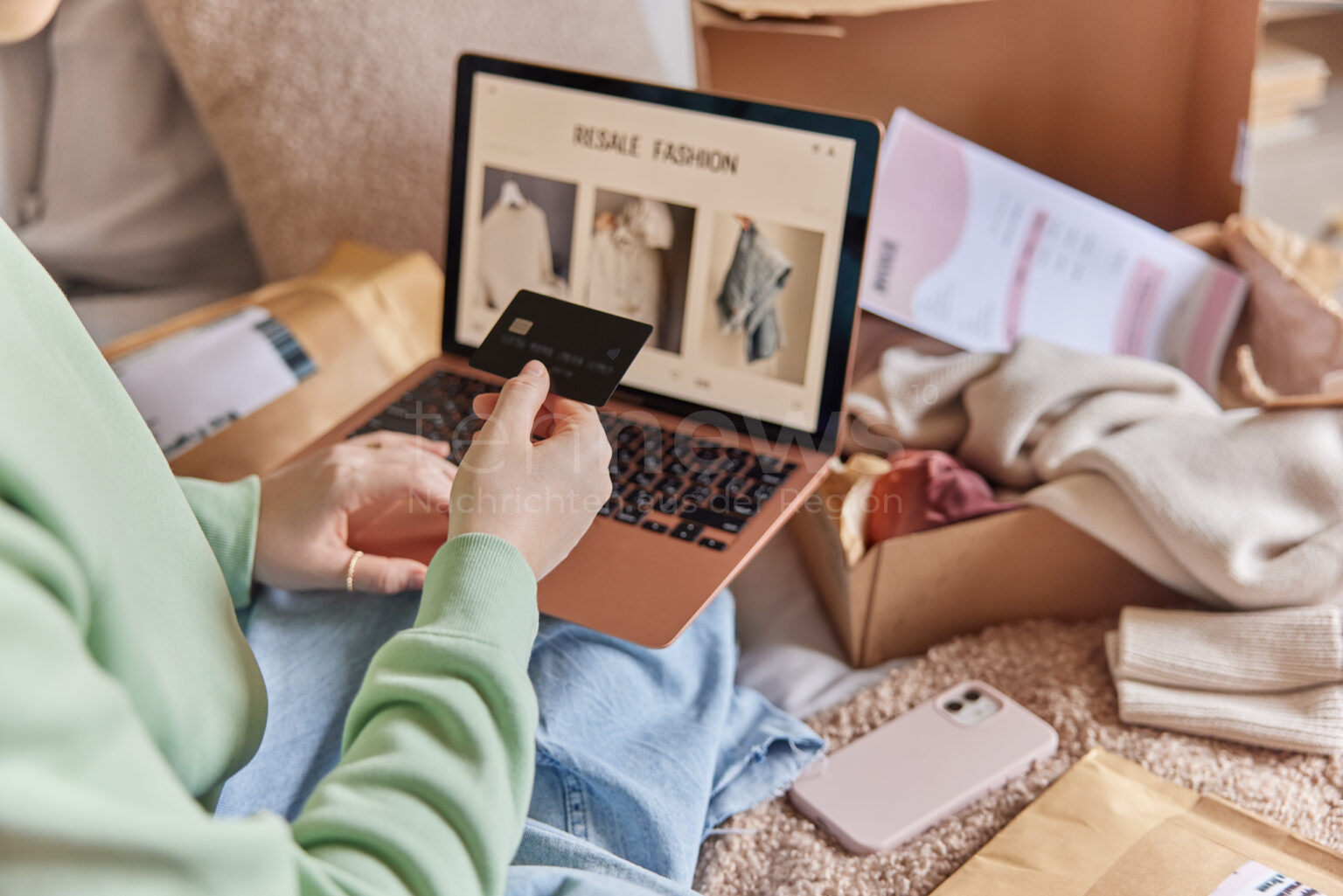 MÜNCHEN – Die Verbraucherzentrale Bayern warnt am Dienstag (01.04.2025) vor Webadressen, die fälschlich auf deutsche Händler schließen lassen. 🛜🛒