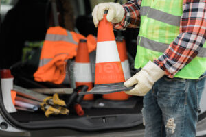 BAD KISSINGEN - 🚧 Glasfaserarbeiten starten heute: Halteverbote und Verkehrsbehinderungen in der Maxstraße, Ausbau für schnelle Datenverbindungen! 🔌