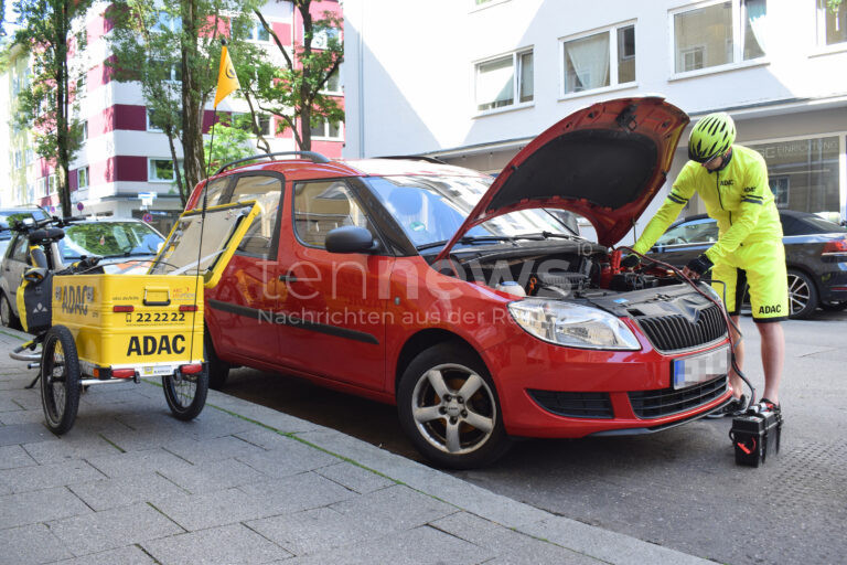 MÜNCHEN – Gelbe Engel auf zwei Rädern: ADAC setzt wieder verstärkt auf Pannenhilfe per E-Bike. Lösung umweltfreundlicher, schnell und flexibel 🚲🔧