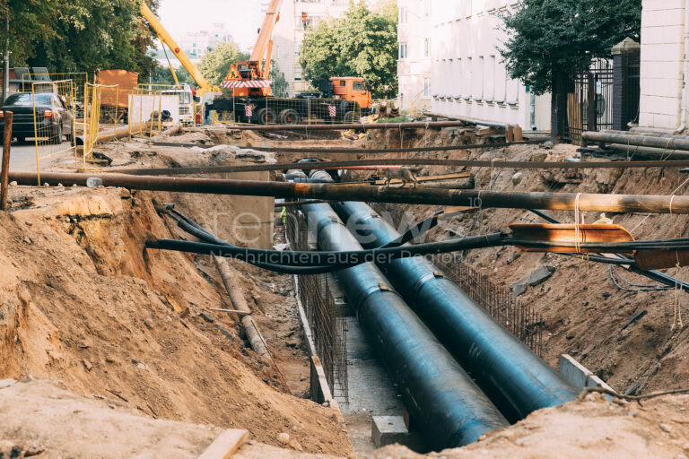 PFAFFENHOFEN AN DER ILM - 🚧 Massive Sperrung im Zentrum! Hofberg ab Montag (28.04.2025) für fast einen Monat dicht. Fernwärmearbeiten sorgen auch für Änderungen bei Stadtbuslinien! 🚌