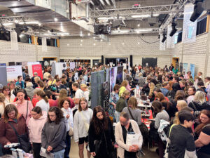 INGOLSTADT – Samstag (10.05.2025):📚Erfolgreiche Premiere der Seitenzauber Buchmesse begeistert mit 70 Ständen, Lesungen, Foodtrucks & literarischer Vielfalt.☀️