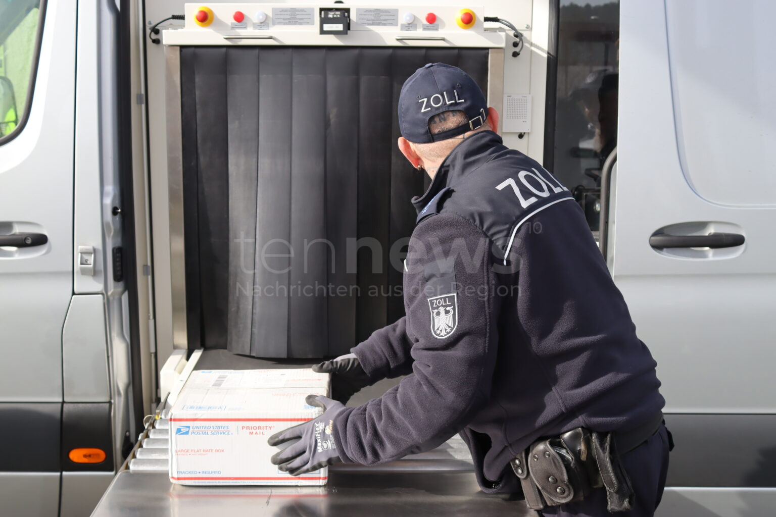 GRAFENWÖHR - 📦 Zoll entdeckt bei routinermäßiger Postkontrolle Viagra und Dopingmittel auf Truppenübungsplatz – Einsatz mit Röntgentechnik & Spürhunden 🐕