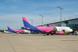 NÜRNBERG - ✈️ Wizz Air startet ab Montag (13.10.2025) dreimal wöchentlich von Nürnberg nach Timișoara und Brașov! Neue Rumänien-Verbindungen erfreuen deutsch-rumänische Community und Städtereisende. 🇷🇴