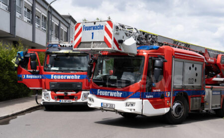 LANDSHUT - 🧗‍♂️ 24-Jähriger klettert für Handybilder am Samstag (14.09.2025) betrunken auf Martinskirche! Lebensgefährliche Fotoaktion endet glimpflich! 🚁