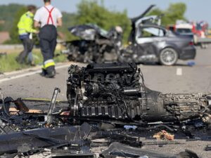 ST2222 BEI VEITSERLBACH - 🚑 Schwerer Verkehrsunfall am Dienstag (13.05.2025): ein Mensch ums Leben gekommen, ein weiterer lebensgefährlich verletzt 🚨