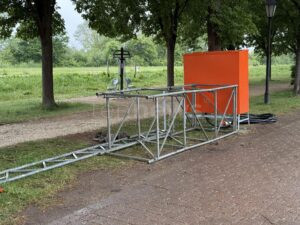 GUNZENHAUSEN - ⚠️ Tragischer Unfall am Sonntag (25.05.2025) um 4:15 Uhr! Junger Mann (22) stirbt bei Klimmzügen - Baugerüst kippt um und erfasst ihn tödlich! 💔