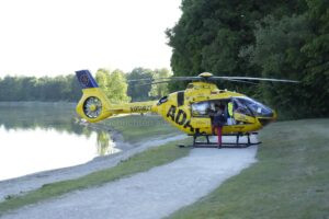 WEICHERING - 🏊‍♂️ Dramatische Rettung am Montag (19.05.2025)! Mann geht im Leitner Weiher unter - mutiger Spaziergänger springt ins eiskalte Wasser, zieht ihn heraus und reanimiert ihn! 🚑