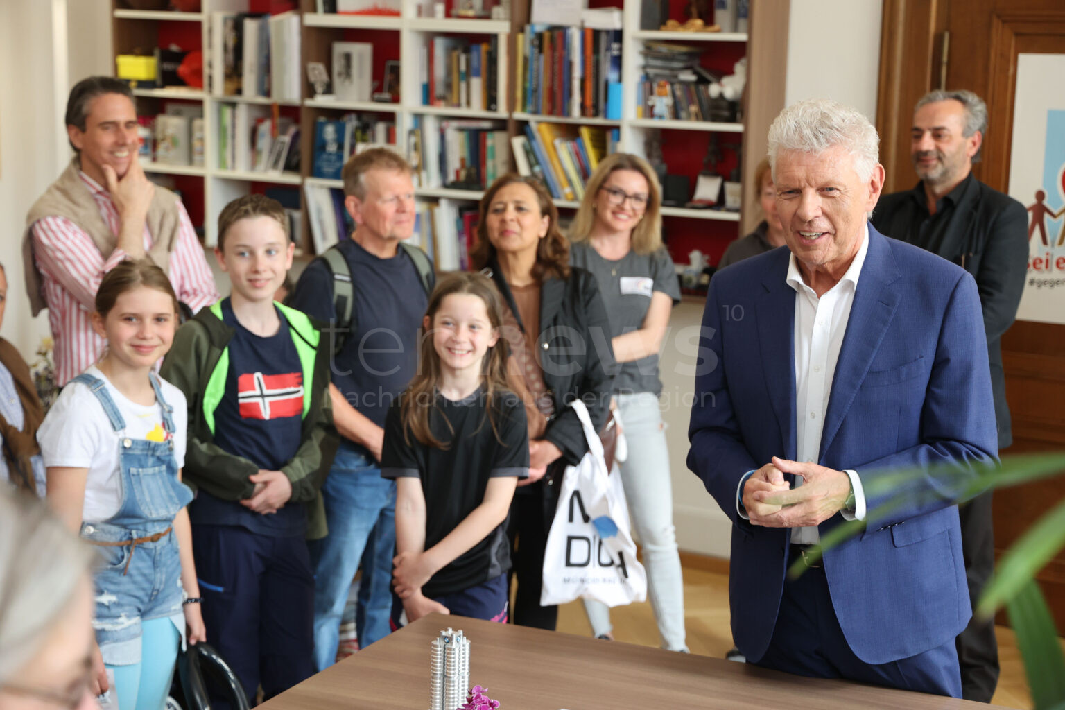 MÜNCHEN - 🏛️ Großer Andrang beim Tag der offenen Tür im Rathaus am Samstag (03.05.2025)! 22.000 Besucher erkunden Amtszimmer, Meisterbalkon und Rathausturm. OB Reiter im Gespräch mit 400 Bürgern! 🗣️