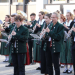 SCHROBENHAUSEN - Donnerstag (15.05.2025): Mit Bieranstich, Blasmusik und Feuerwerk startet das Volksfest Schrobenhausen – inklusive Freibier, Festzug und DJs 🍺