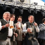 SCHROBENHAUSEN - Donnerstag (15.05.2025): Mit Bieranstich, Blasmusik und Feuerwerk startet das Volksfest Schrobenhausen – inklusive Freibier, Festzug und DJs 🍺