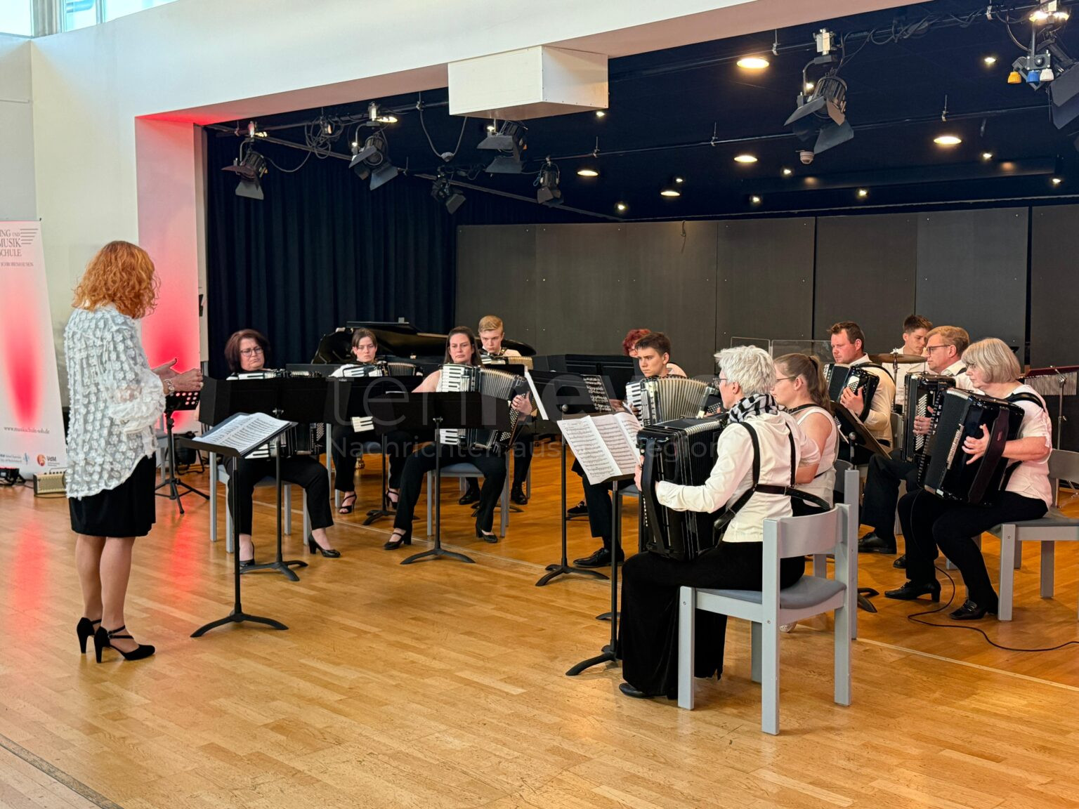 SCHROBENHAUSEN - 🎶 Beim Akkordeonkonzert am Samstag (09.05.2025) zeigen Musikschüler ihr Können – von Walzer bis Queen, mit Gänsehautmomenten im Pavillon 🎵
